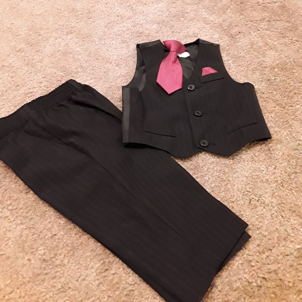 Starting out 3pc suit set black pinstripe 6/9 mos